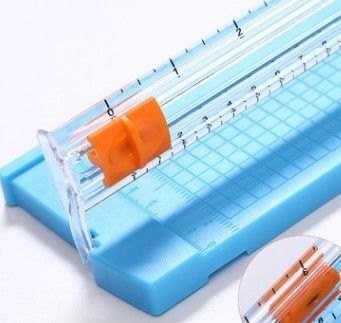 Bàn cắt giấy mini khổ A5 tiện lợi cắt tối đa giấy 400gsm - Xanh