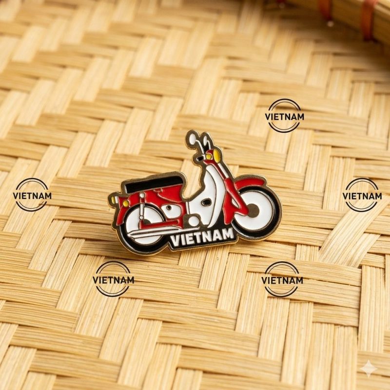 Huy hiệu cài áo xe cub lưu niệm Việt Nam Saigonir Sanny Souvenir