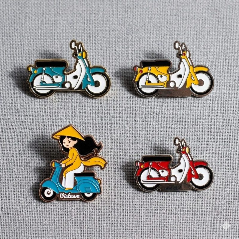Huy hiệu cài áo xe cub lưu niệm Việt Nam Saigonir Sanny Souvenir
