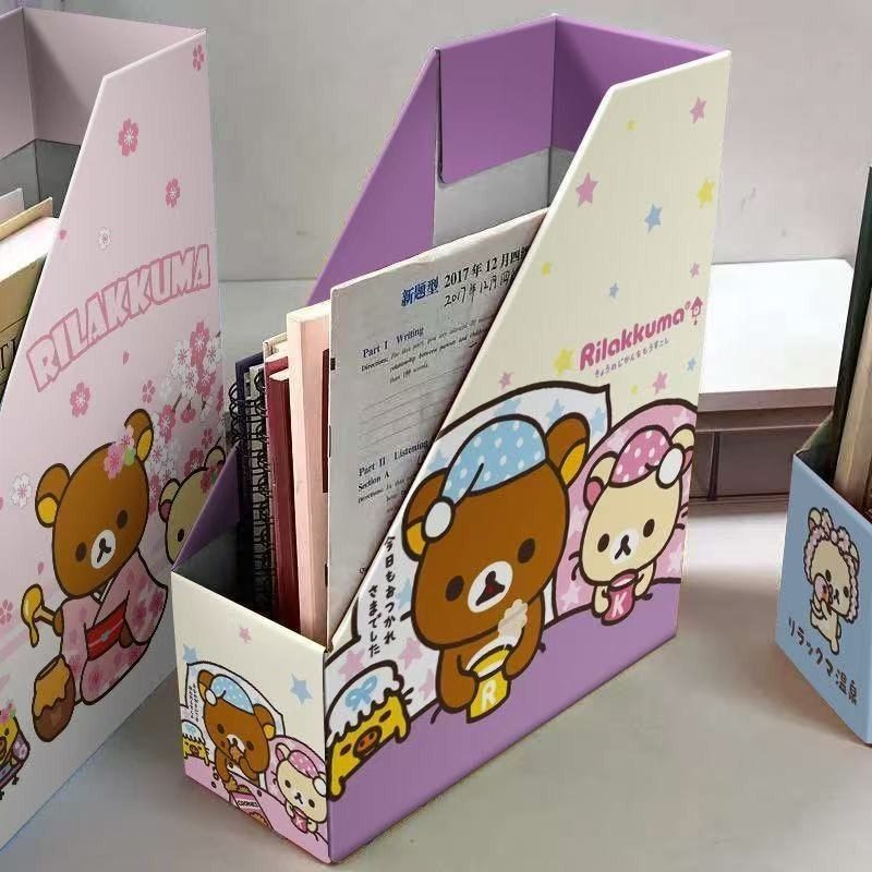 Kệ giấy gấp đựng sách có nhãn tên tài liệu Rilakkuma K170