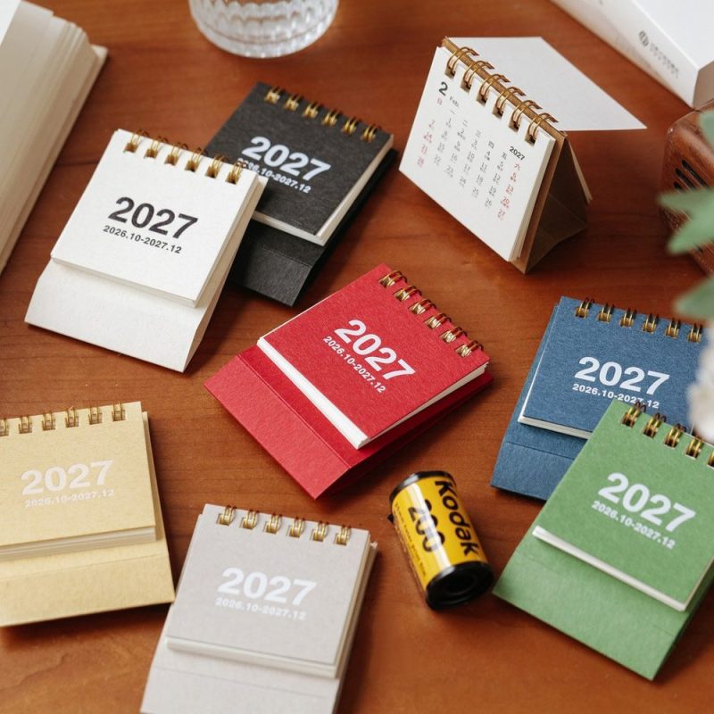 Lịch 2027 màu đẹp mắt dễ thương để bàn ghi chú
