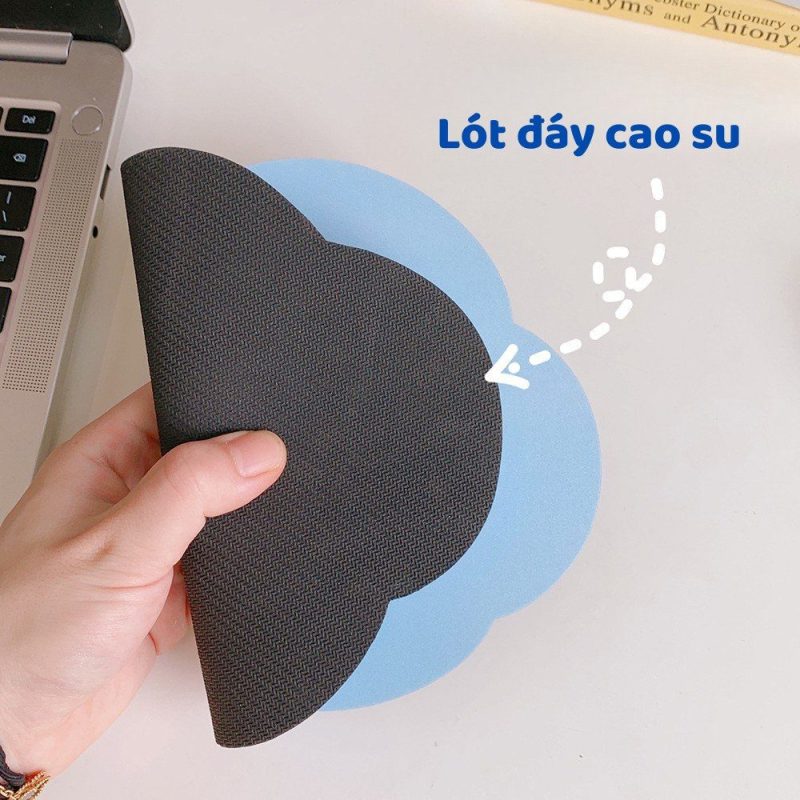 Lót chuột bàn phím mây xanh mặt cười