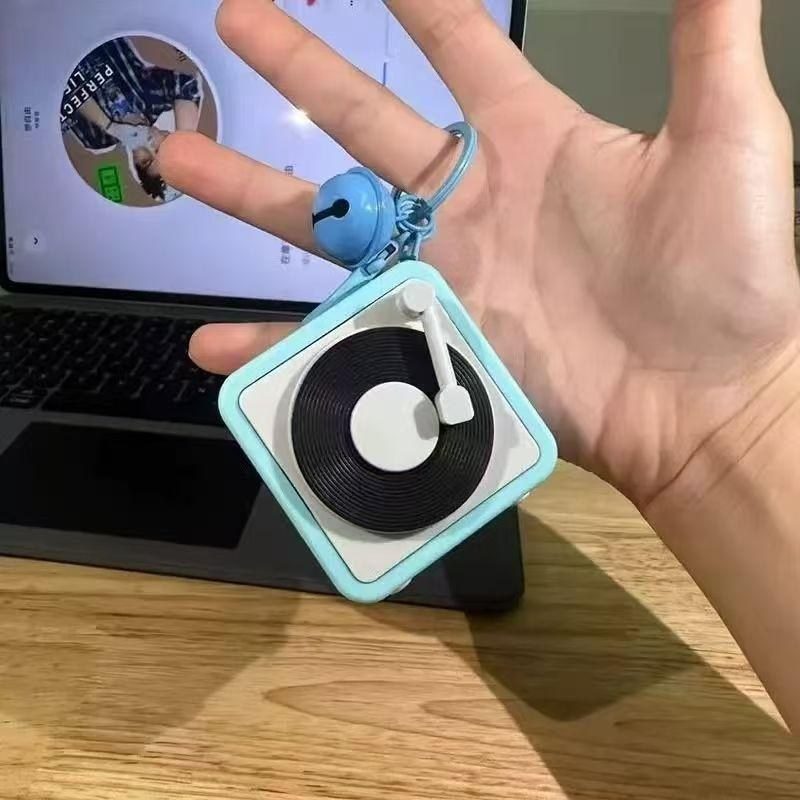 Móc khóa đầu đĩa than vintage phong cách retro treo balo