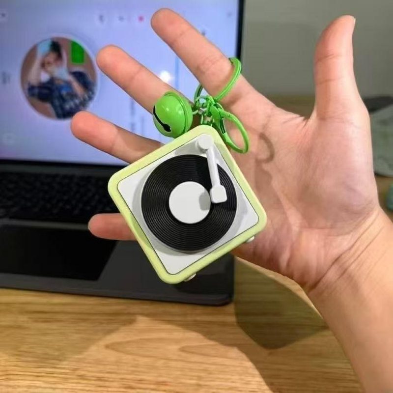 Móc khóa đầu đĩa than vintage phong cách retro treo balo - BL117 Xanh Lá Cây