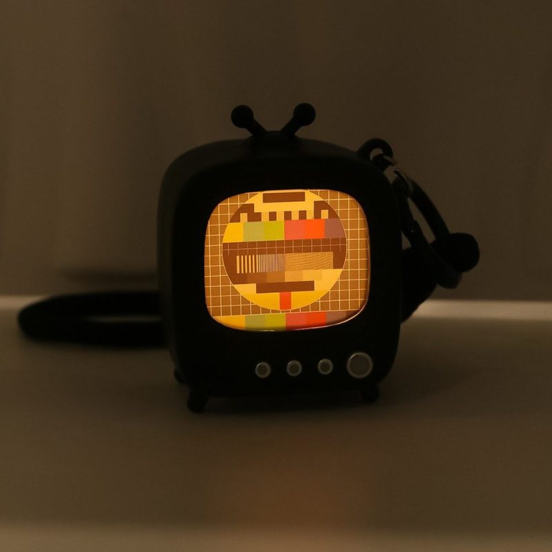 Móc Treo Balo Mô Hình TV Cổ Điển Phát Sáng BL232
