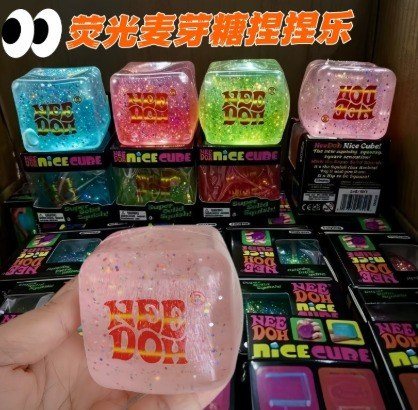 Squishy Khối Đá Kim Tuyến BL228 - xanh dương