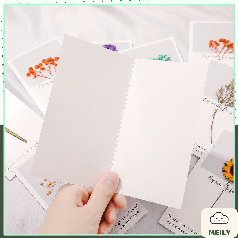 Thiệp giấy Vintage trắng cài hoa khô