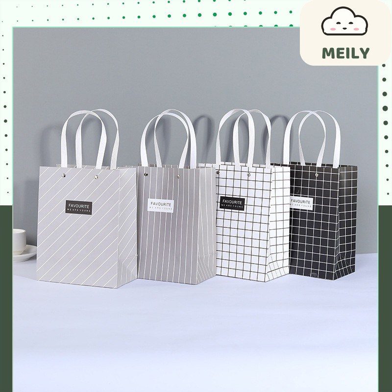 Túi giấy đựng quà quai dây đai họa tiết caro đen trắng/đường kẻ