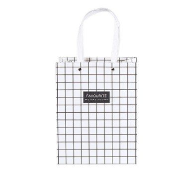 Túi giấy đựng quà quai dây đai họa tiết caro đen trắng/đường kẻ - 32x26x12 - trắng caro